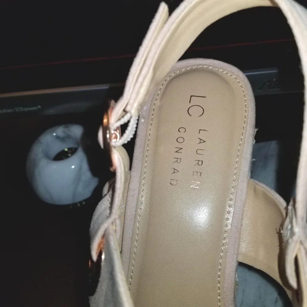 LC Lauren Conrad Sherbet/Natural wedge sandals